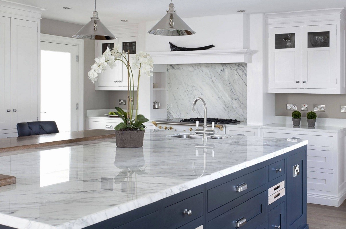 How to clean quartz countertops stains